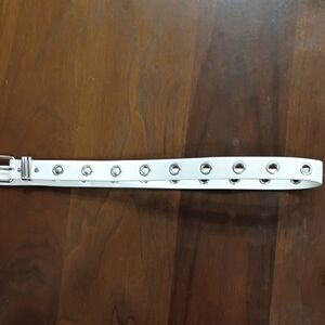 Stylish White Belt with Silver Accents